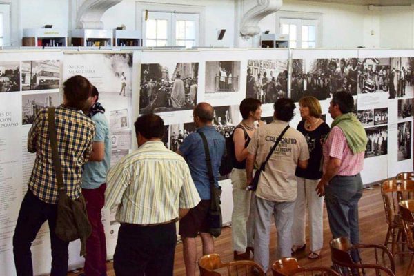 Exposicion fotografica "Memoria de una decada" en Biblioteca severin